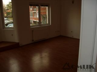 10662