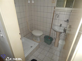 256605