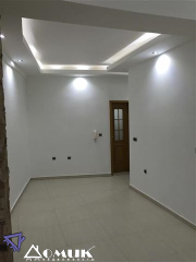 256688