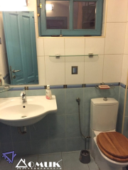 258402