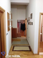 261873