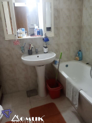266748