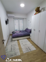 269570
