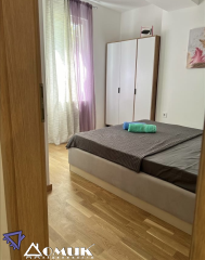 270943