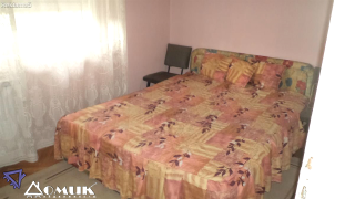 3895