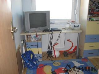 7605